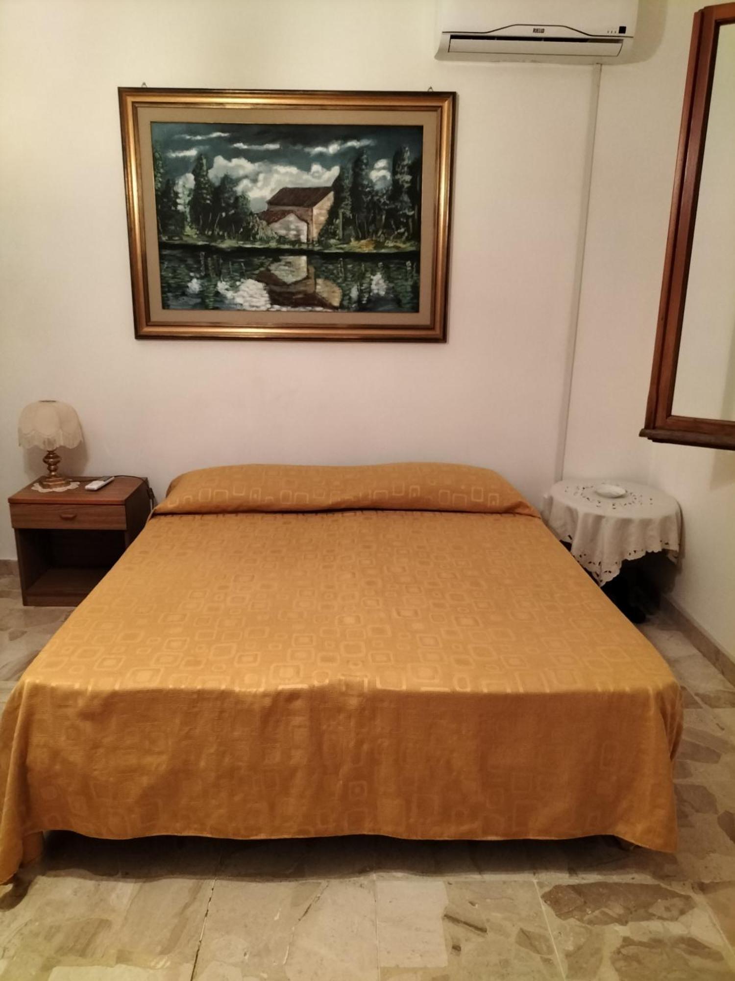 B&B Anna Piscinas Rum bild